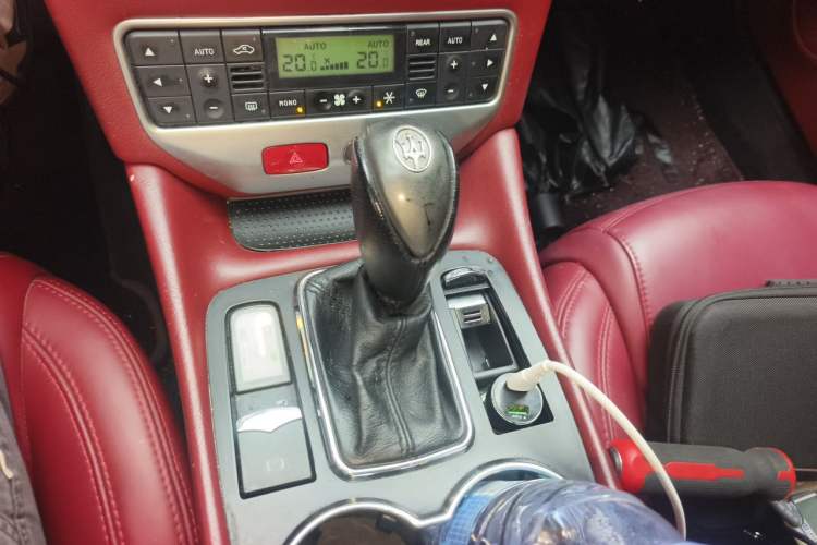 Used Maserati GranTurismo 2007 4.2L Standard Edition Gear Lever