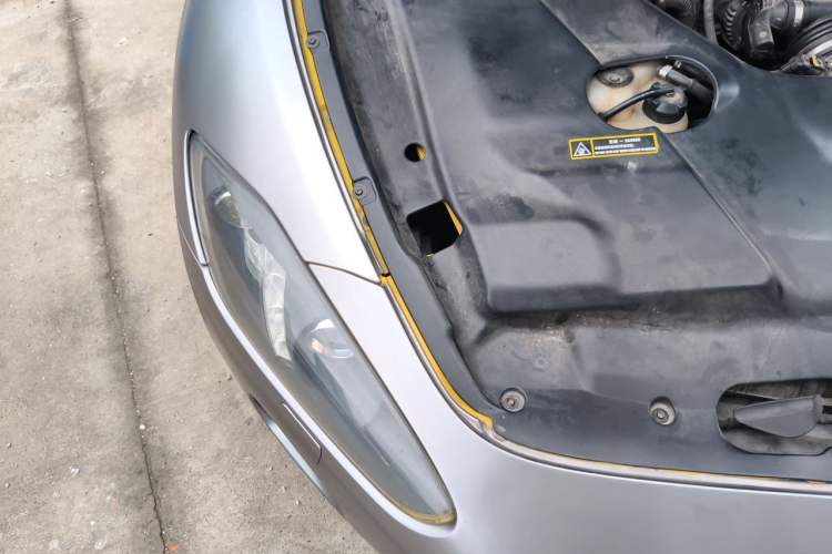 Used Maserati GranTurismo 2007 4.2L Standard Edition Engine Bay Right