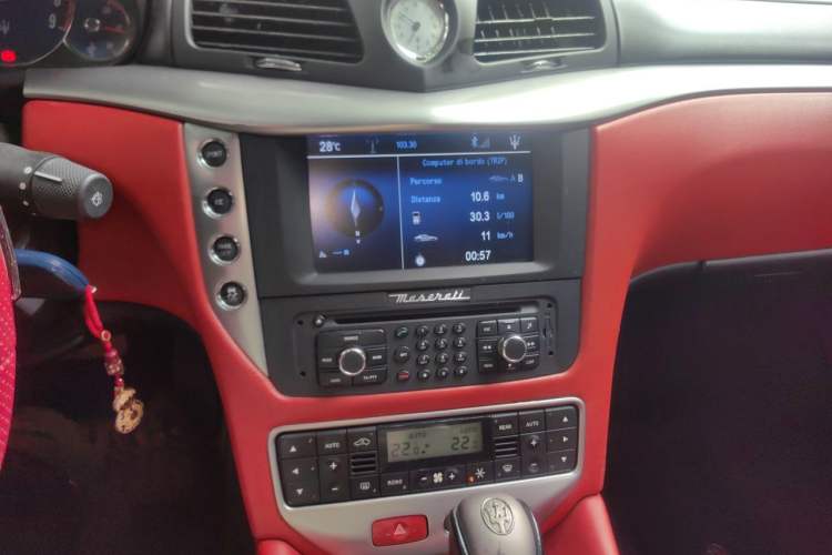 Used Maserati GranTurismo 2007 4.2L Standard Edition Audio And AC Panel