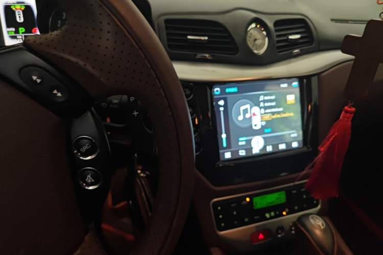 Used Maserati GranTurismo 2007 4.2L Standard Edition Audio And AC Panel