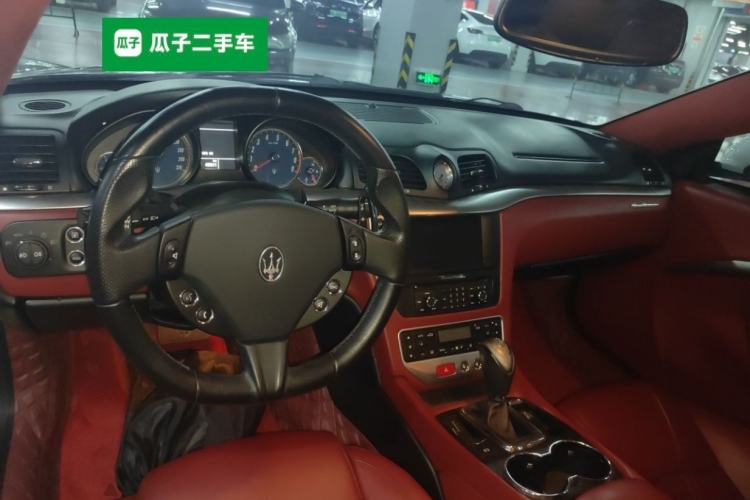 Used Maserati GranTurismo 2007 4.2L Standard Edition Center Console