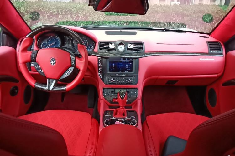 Used Maserati GranTurismo 2007 4.2L Standard Edition Center Console