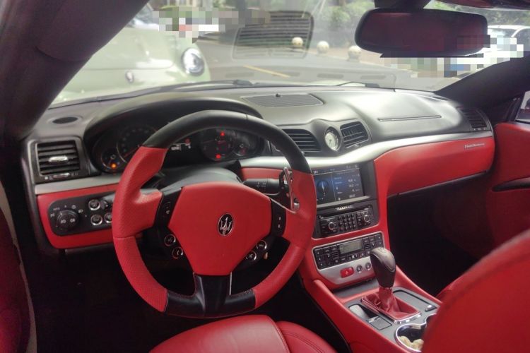 Used Maserati GranTurismo 2007 4.2L Standard Edition Center Console