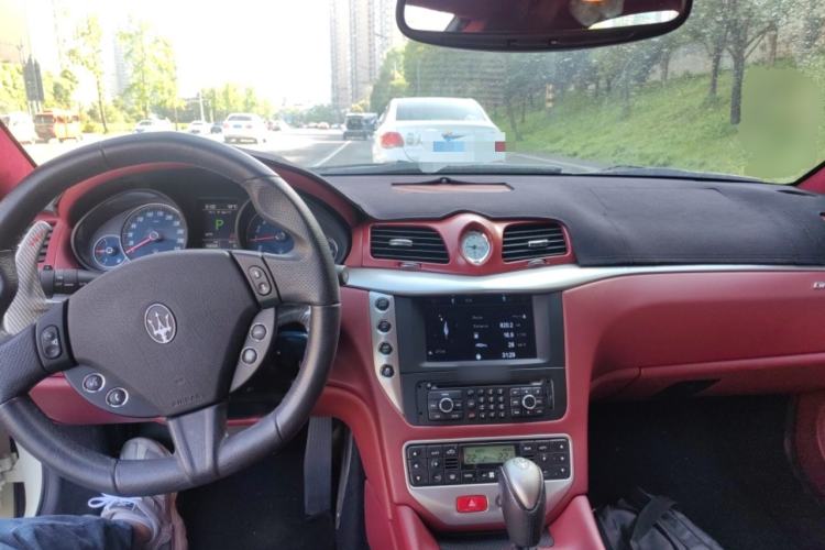 Used Maserati GranTurismo 2007 4.2L Standard Edition Center Console