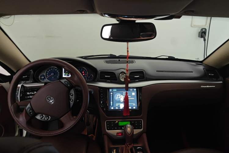 Used Maserati GranTurismo 2007 4.2L Standard Edition Center Console