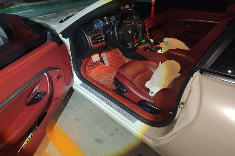 Used Maserati GranTurismo 2007 4.2L Standard Edition Driver Seat