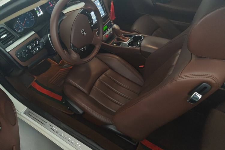Used Maserati GranTurismo 2007 4.2L Standard Edition Driver Seat