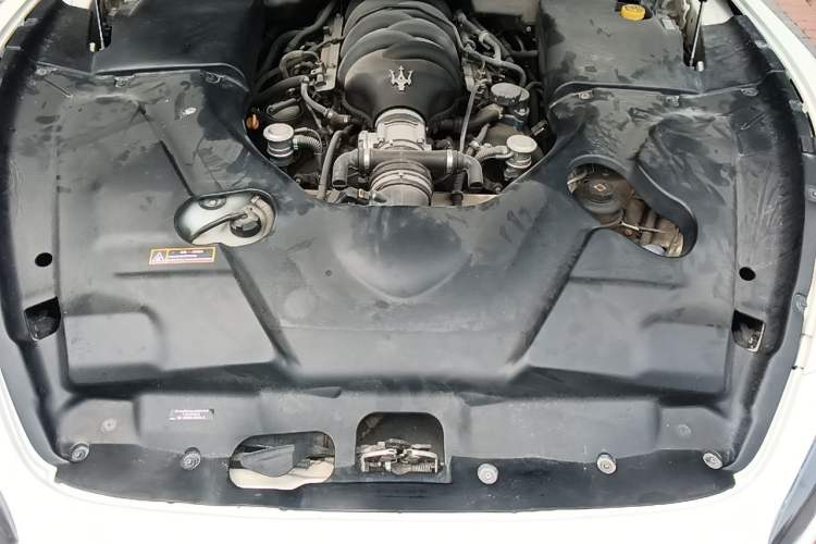 Used Maserati GranTurismo 2007 4.2L Standard Edition Engine Bay