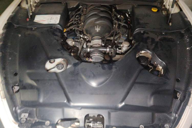 Used Maserati GranTurismo 2007 4.2L Standard Edition Engine Bay