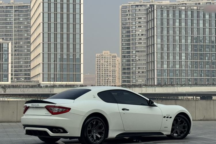 Used Maserati GranTurismo 2007 4.2L Standard Edition Exterior 4