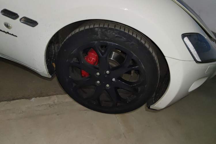 Used Maserati GranTurismo 2007 4.2L Standard Edition Exterior 7