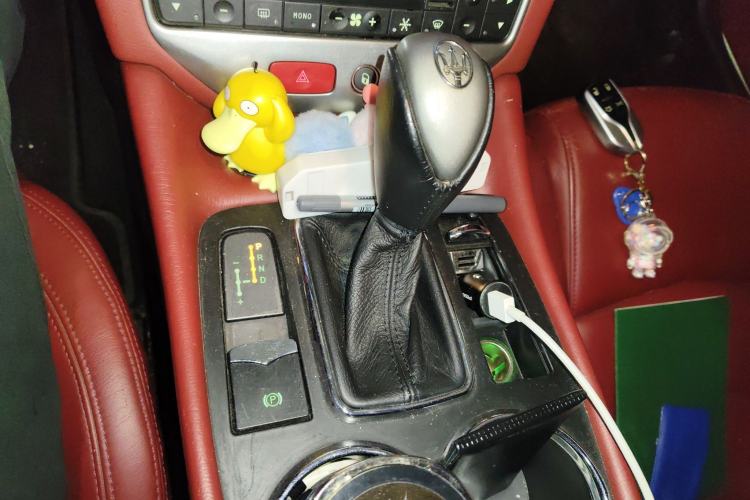 Used Maserati GranTurismo 2007 4.2L Standard Edition Gear Lever