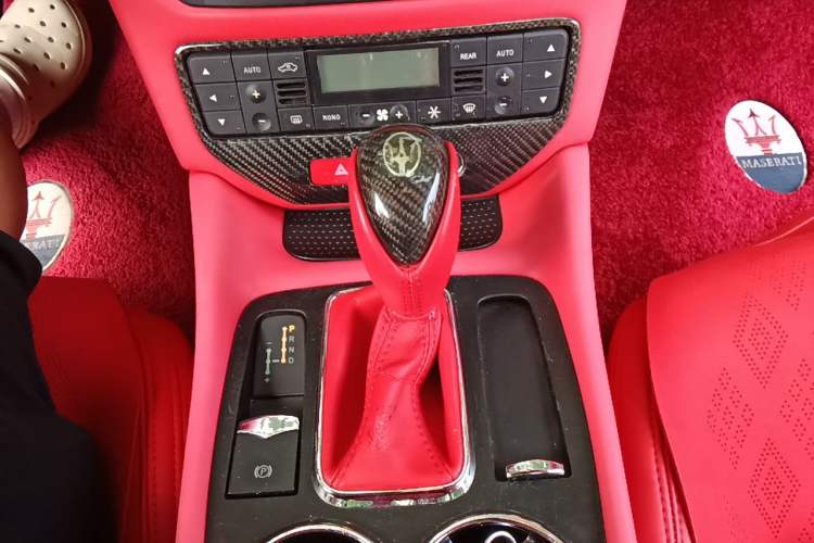 Used Maserati GranTurismo 2007 4.2L Standard Edition Gear Lever