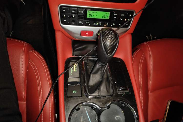 Used Maserati GranTurismo 2007 4.2L Standard Edition Gear Lever