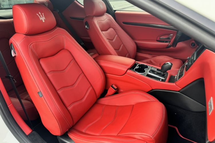 Used Maserati GranTurismo 2007 4.2L Standard Edition Interior 1
