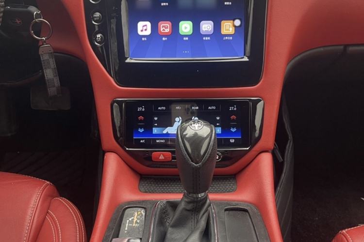 Used Maserati GranTurismo 2007 4.2L Standard Edition Interior 2