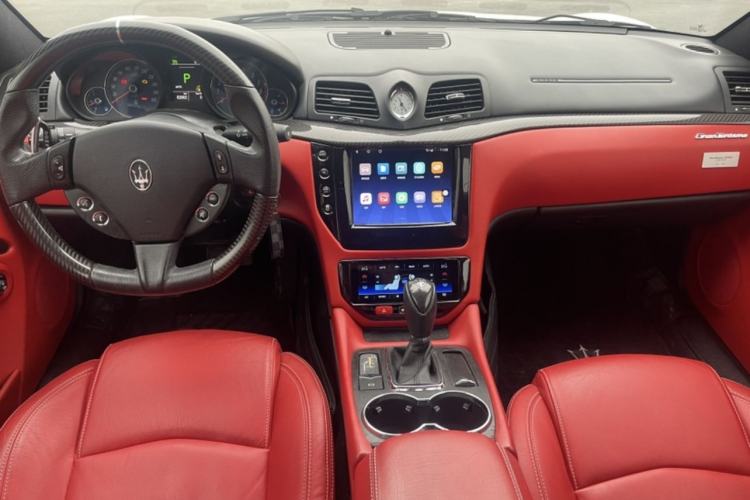 Used Maserati GranTurismo 2007 4.2L Standard Edition Interior 3