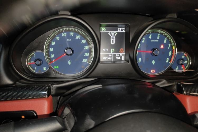Used Maserati GranTurismo 2007 4.2L Standard Edition Interior 8