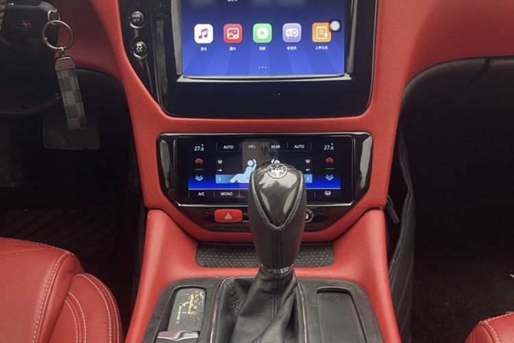 Used Maserati GranTurismo 2007 4.2L Standard Edition Interior 9