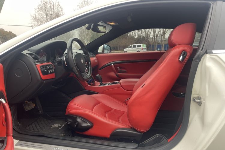 Used Maserati GranTurismo 2007 4.2L Standard Edition Left Front Seat