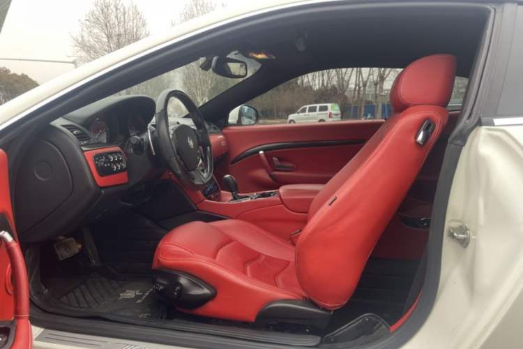 Used Maserati GranTurismo 2007 4.2L Standard Edition Left Front Seat