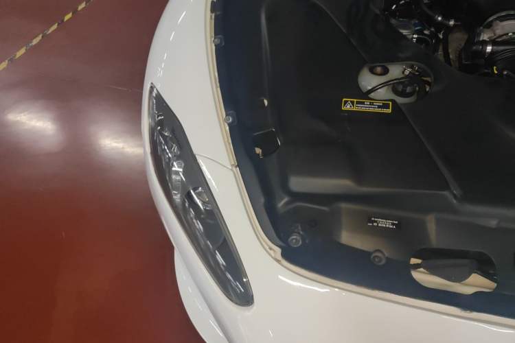 Used Maserati GranTurismo 2007 4.2L Standard Edition Right Front Headlight