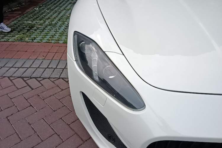 Used Maserati GranTurismo 2007 4.2L Standard Edition Right Front Headlight
