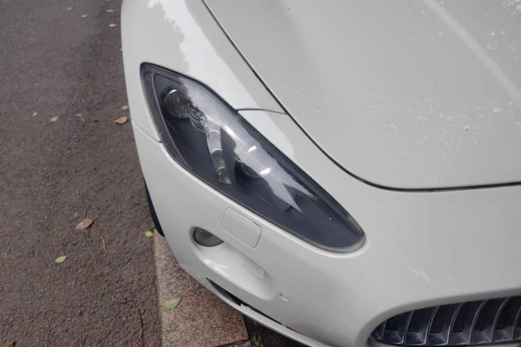 Used Maserati GranTurismo 2007 4.2L Standard Edition Right Front Headlight