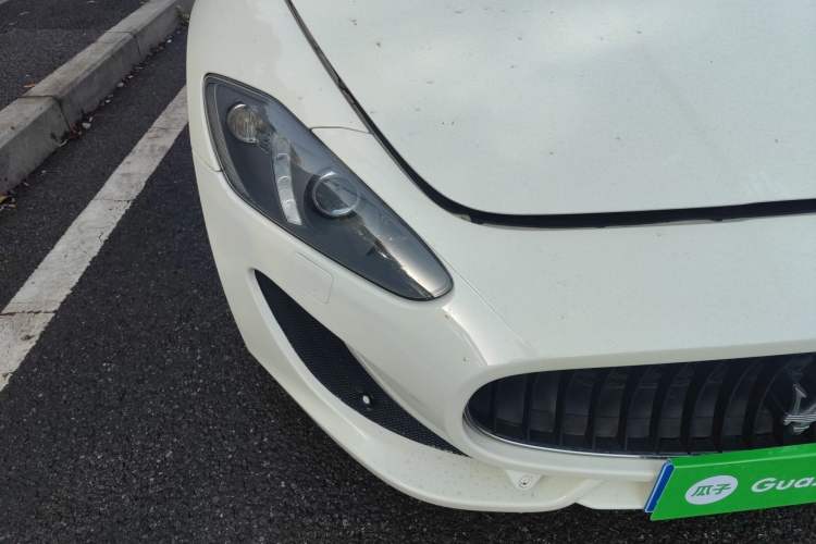 Used Maserati GranTurismo 2007 4.2L Standard Edition Right Front Headlight