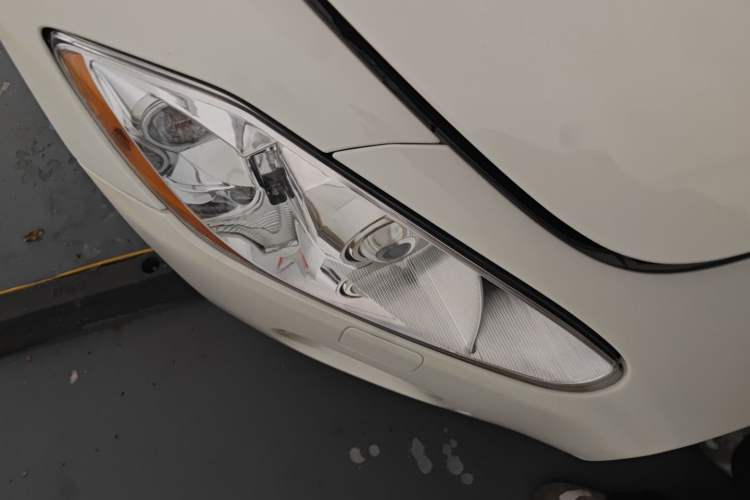 Used Maserati GranTurismo 2007 4.2L Standard Edition Right Front Headlight