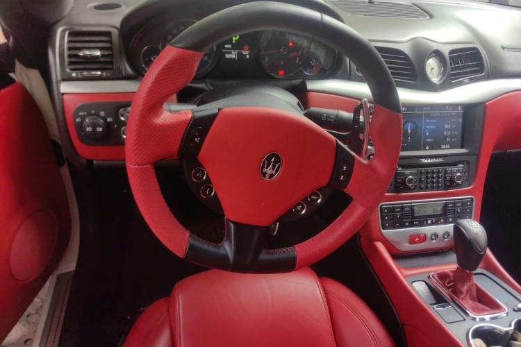 Used Maserati GranTurismo 2007 4.2L Standard Edition Steering Wheel