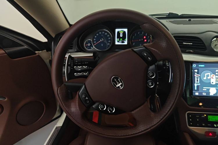 Used Maserati GranTurismo 2007 4.2L Standard Edition Steering Wheel
