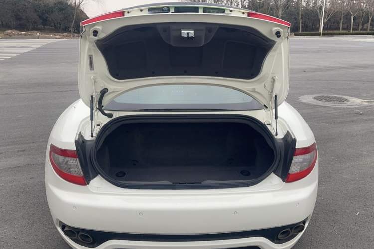 Used Maserati GranTurismo 2007 4.2L Standard Edition Trunk