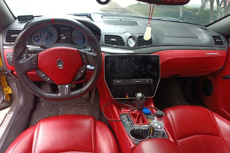 Used Maserati GranTurismo 2007 4.2L Standard Edition Center Console