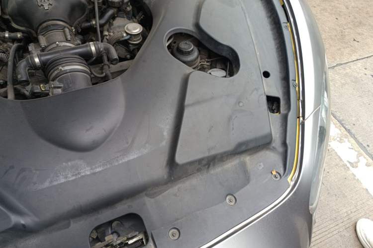 Used Maserati GranTurismo 2007 4.2L Standard Edition Engine Bay Left