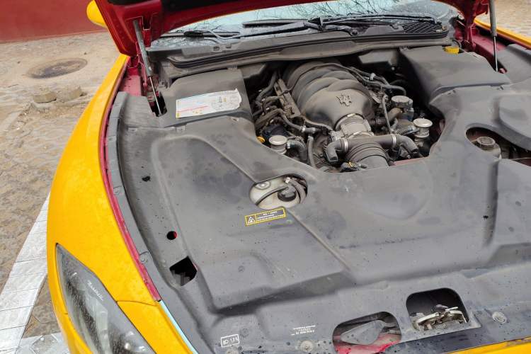 Used Maserati GranTurismo 2007 4.2L Standard Edition Engine Bay Right