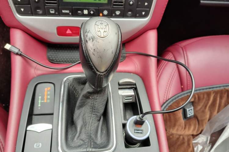 Used Maserati GranTurismo 2007 4.2L Standard Edition Gear Lever