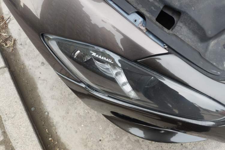 Used Maserati GranTurismo 2008 4.7L Sport Right Front Headlight