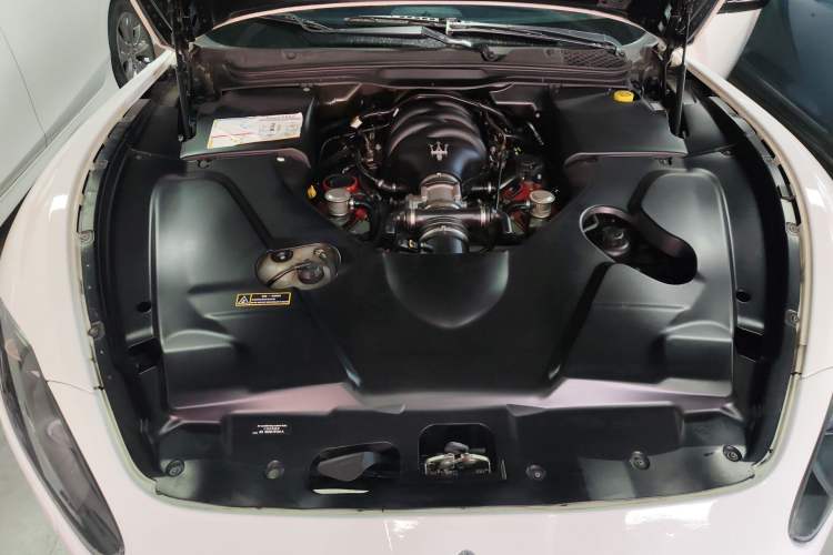 Used Maserati GranTurismo 2008 4.7L Sport Engine Bay