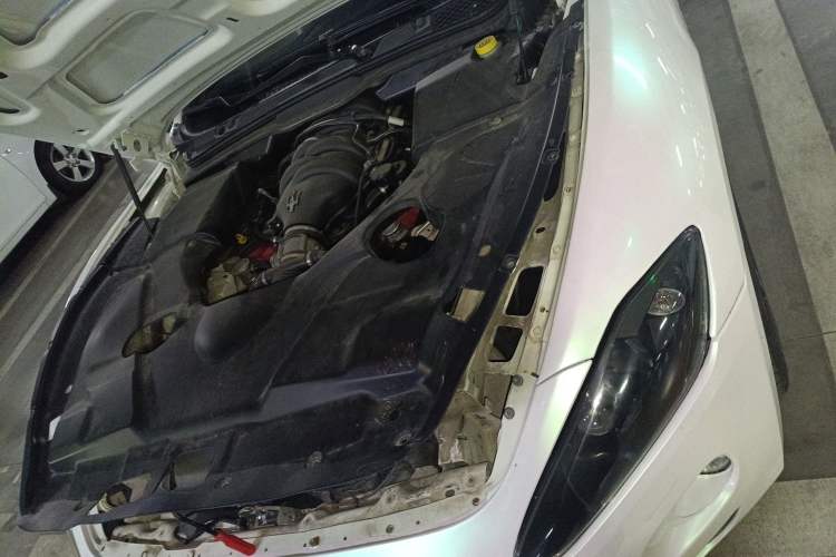 Used Maserati GranTurismo 2008 4.7L Sport Engine Bay Left