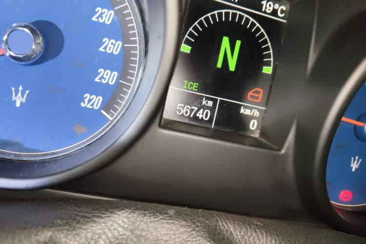 Used Maserati GranTurismo 2008 4.7L Sport Odometer Close Up