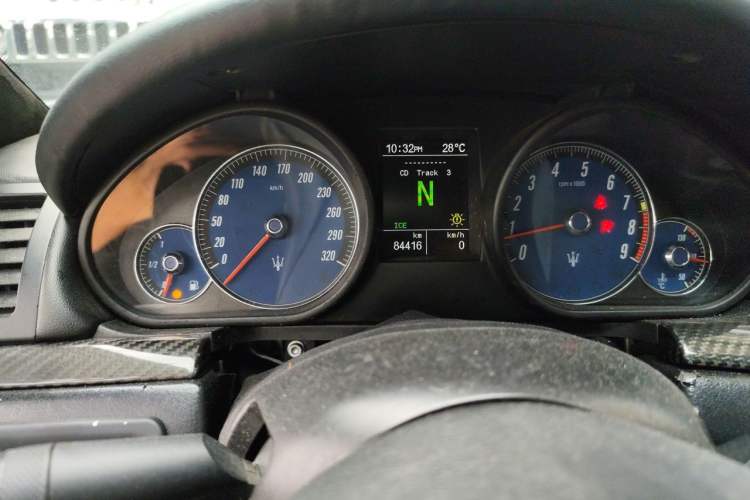 Used Maserati GranTurismo 2008 4.7L Sport Odometer Close Up