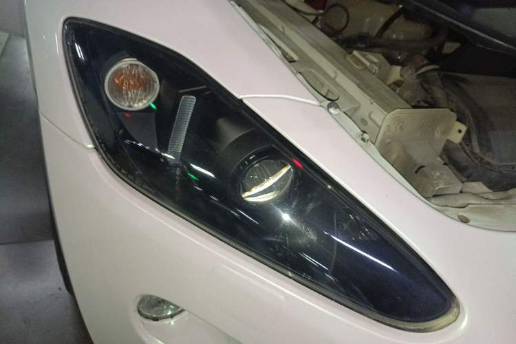 Used Maserati GranTurismo 2008 4.7L Sport Right Front Headlight
