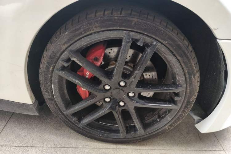 Used Maserati GranTurismo 2008 4.7L Sport Right Front Wheel Hub