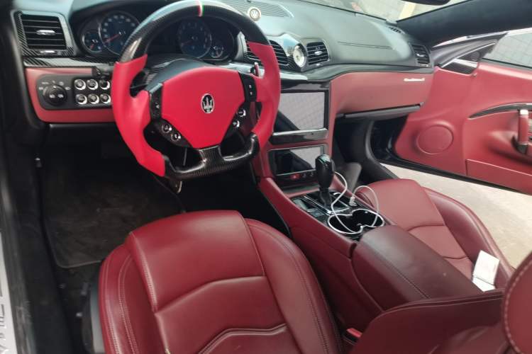 Used Maserati GranTurismo 2009 4.7L Sport Automatic Center Console