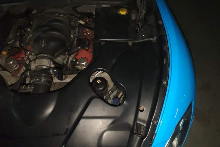 Used Maserati GranTurismo 2009 4.7L Sport Automatic Engine Bay Left