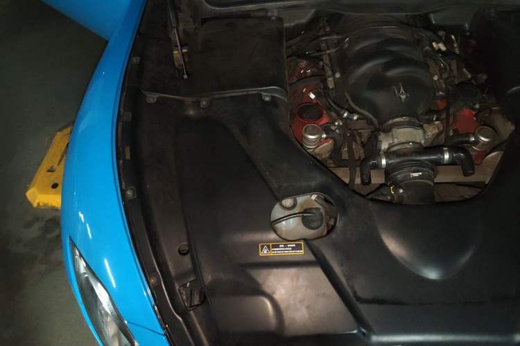 Used Maserati GranTurismo 2009 4.7L Sport Automatic Engine Bay Right