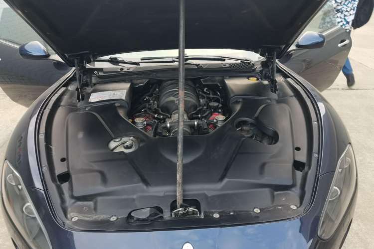 Used Maserati GranTurismo 2009 4.7L Sport Automatic Engine Bay