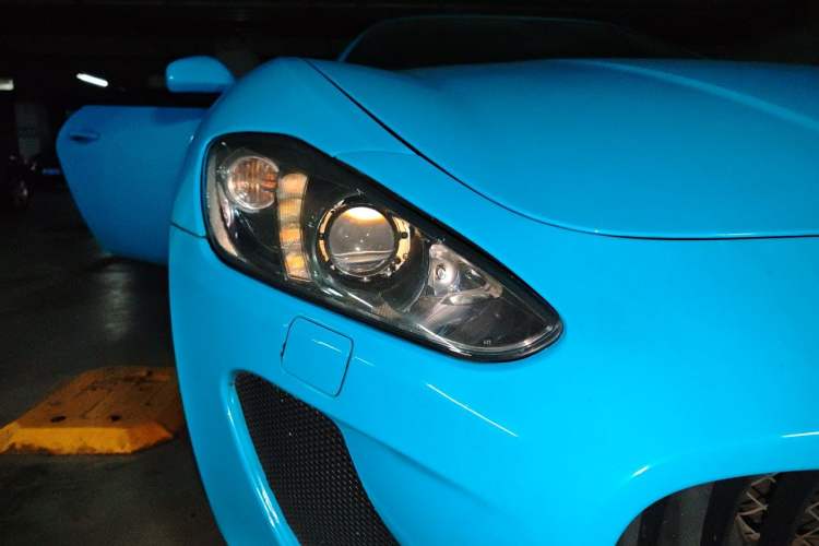 Used Maserati GranTurismo 2009 4.7L Sport Automatic Right Front Headlight