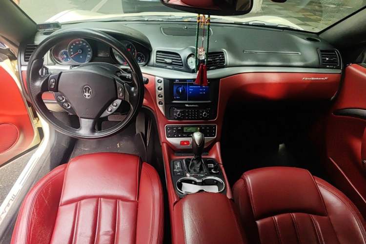 Used Maserati GranTurismo 2009 4.7L Sport Automatic Center Console